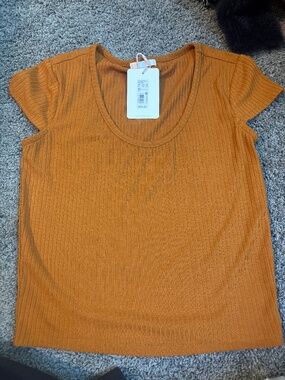Orange t shirt